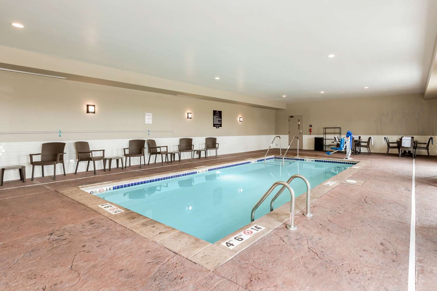 Sleep Inn & Suites West Des Moines near Jordan Creek 24/39