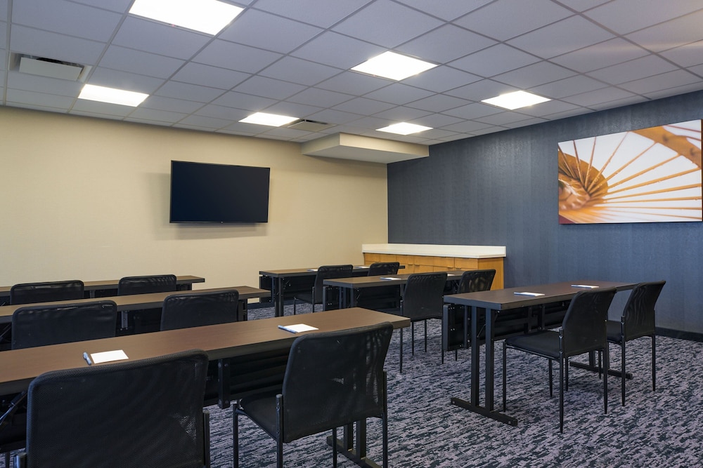 Fairfield Inn & Suites by Marriott Hagerstown 12/16