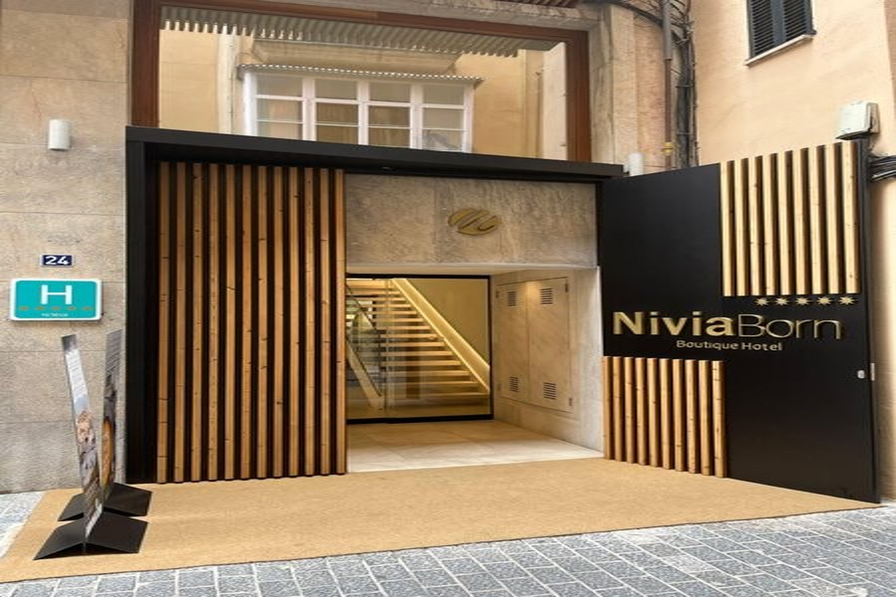 Nivia Born Boutique Hotel 3/36