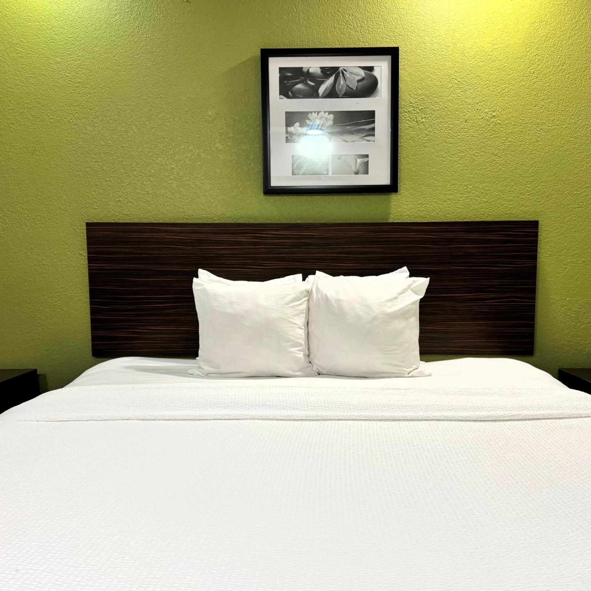 جناح بسرير كينج بغرفة نوم واحدة، Travelodge by Wyndham Flowood 6/9