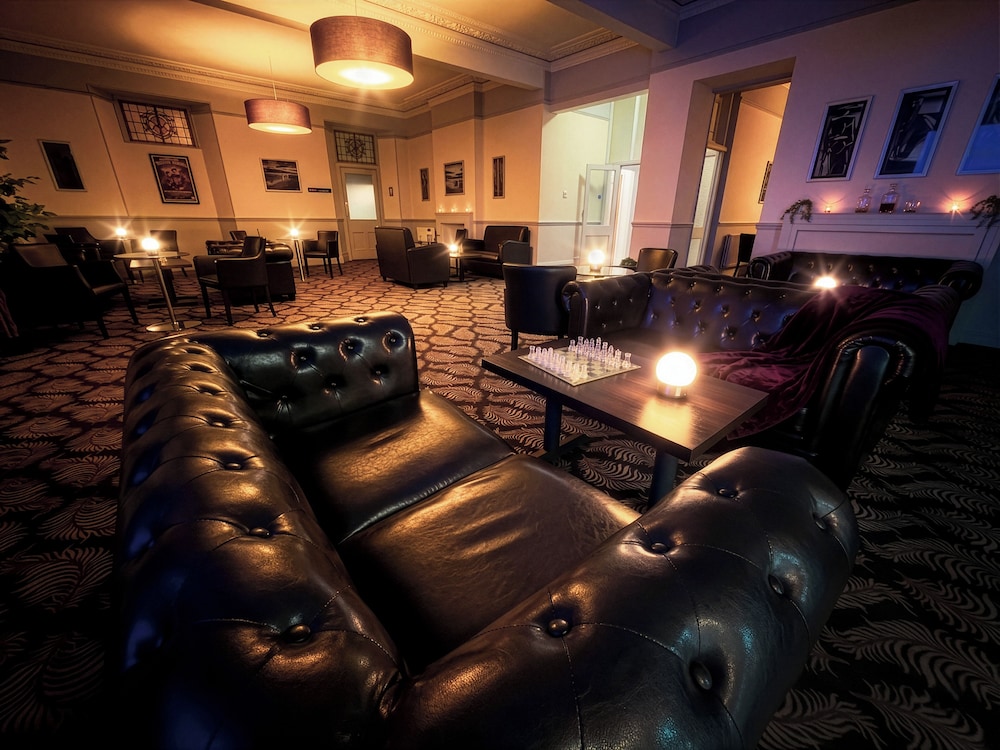 Esplanade Hotel 53/60