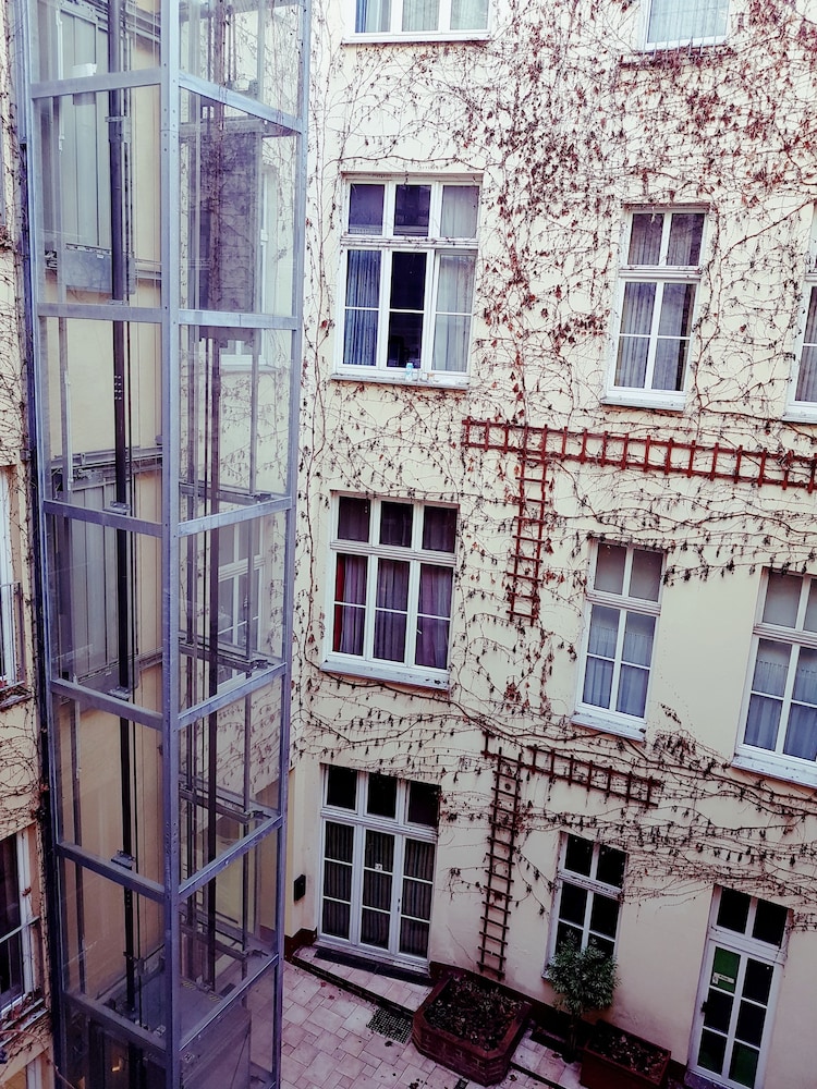 ART-HOTEL CHARLOTTENBURGER HOF 1/50