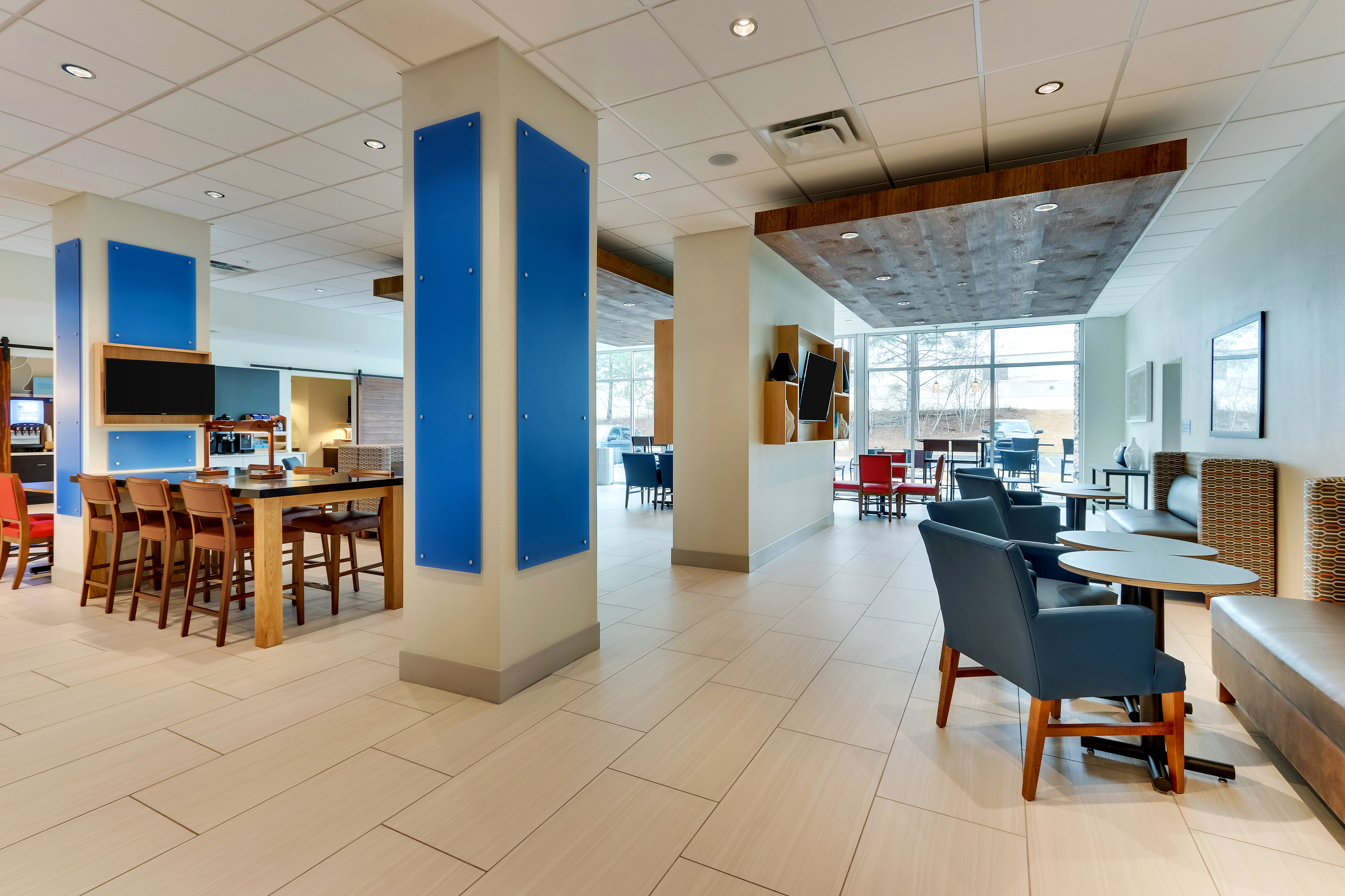 Holiday Inn Express and Suites Dawsonville 51/74