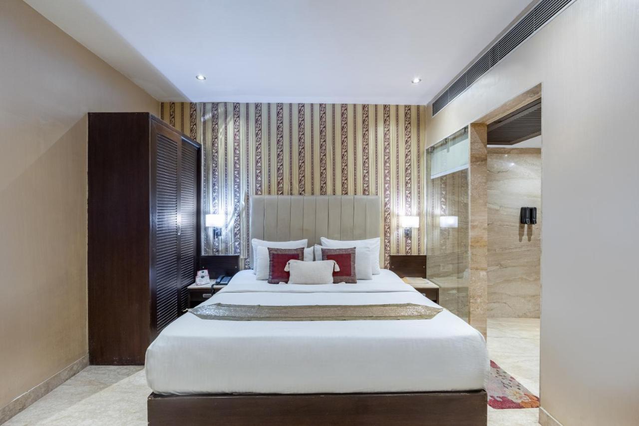 Emperor, Suite