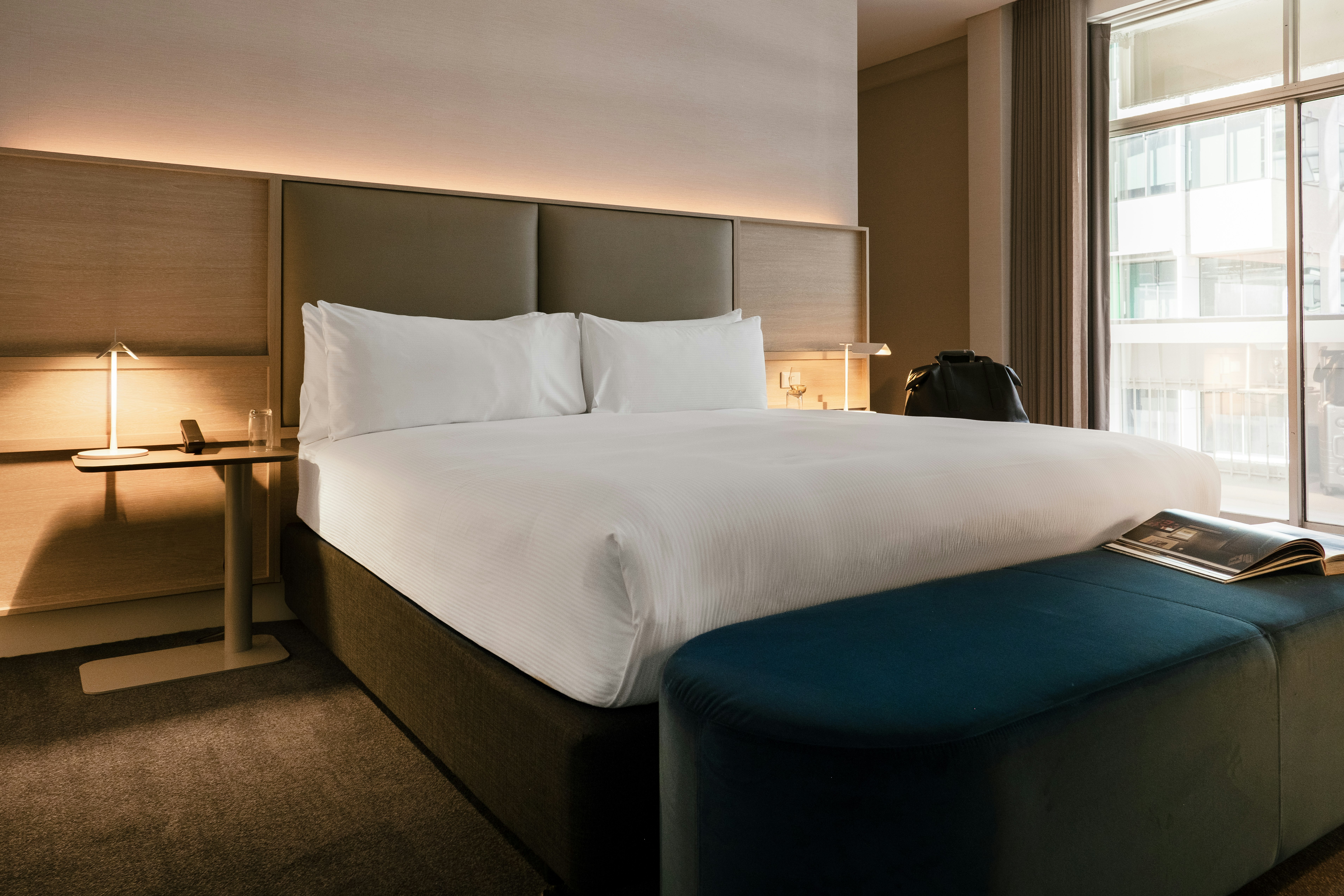 JUNIOR SUITE, KING BED