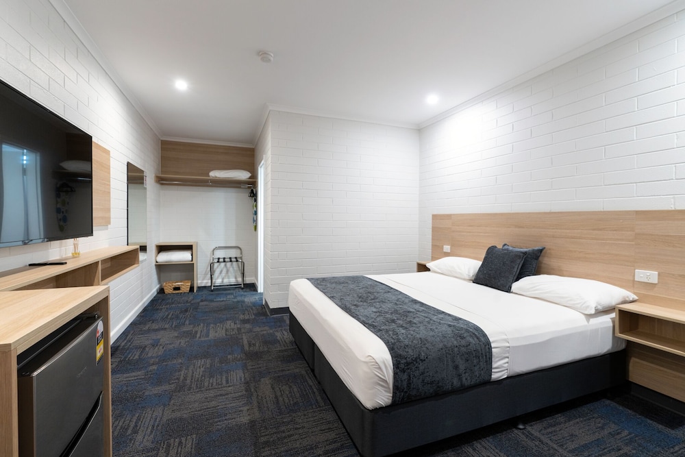 Executive, King Bed