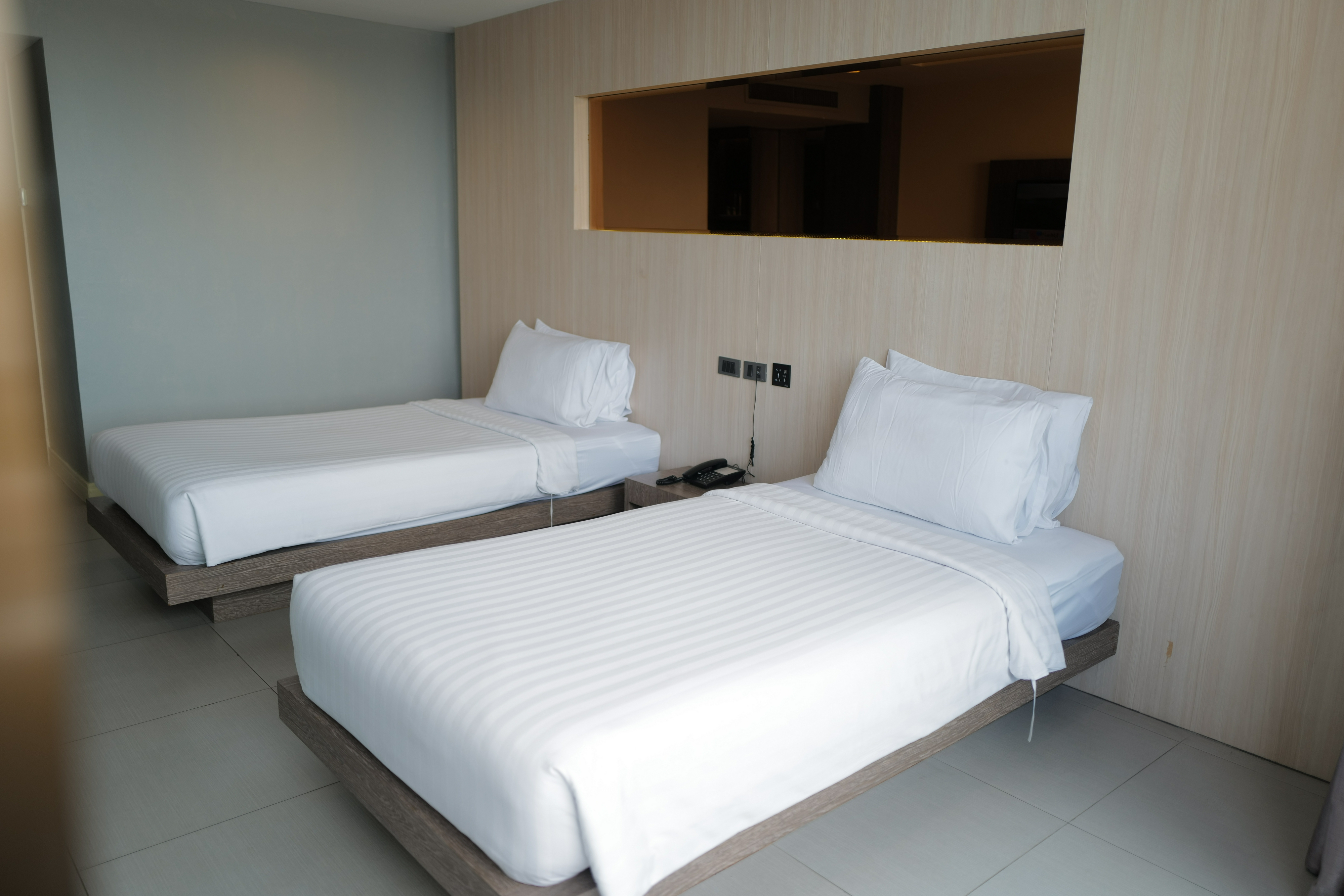 Ocean, Deluxe, Twin Beds