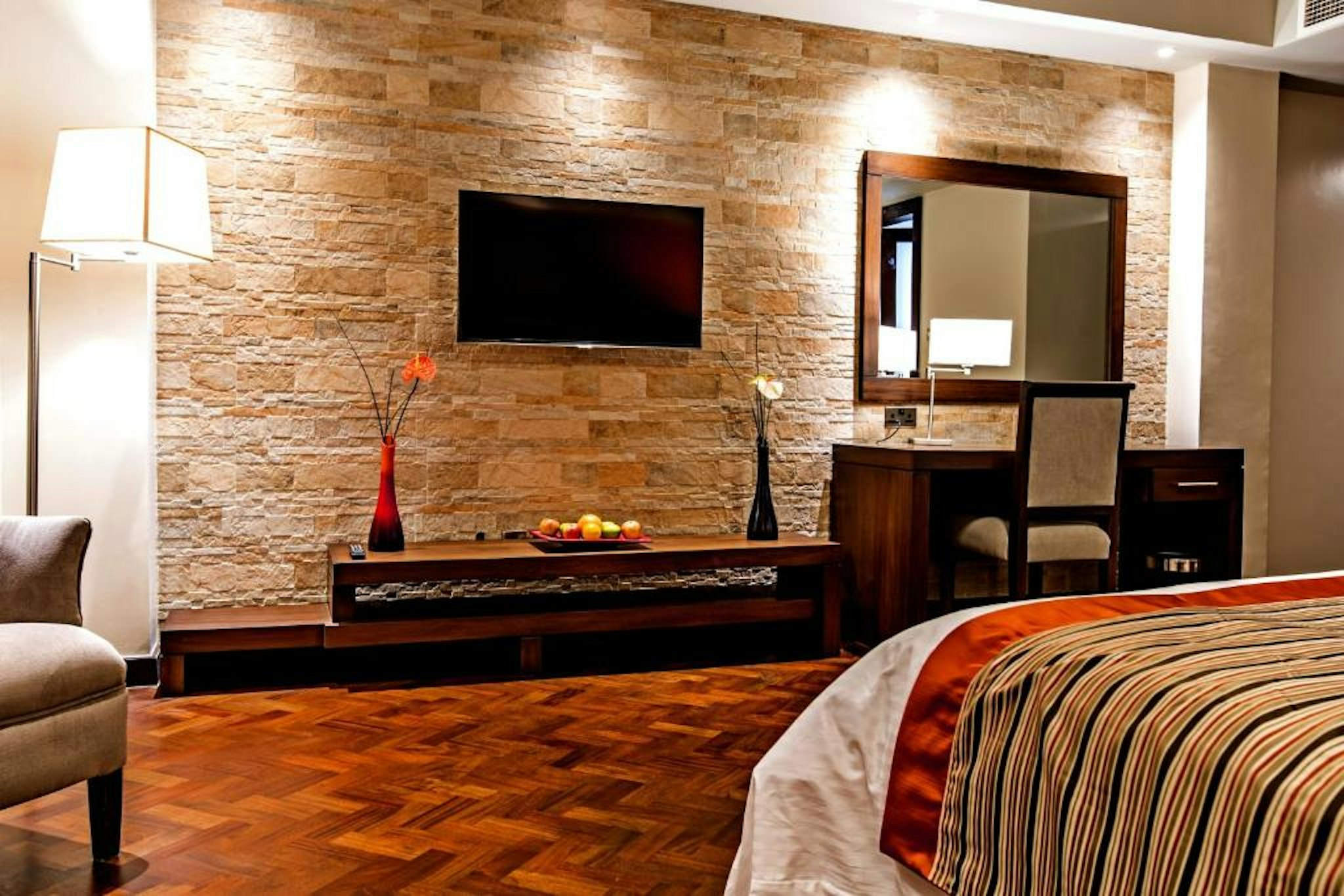Magna Hotel And Suites 7/15
