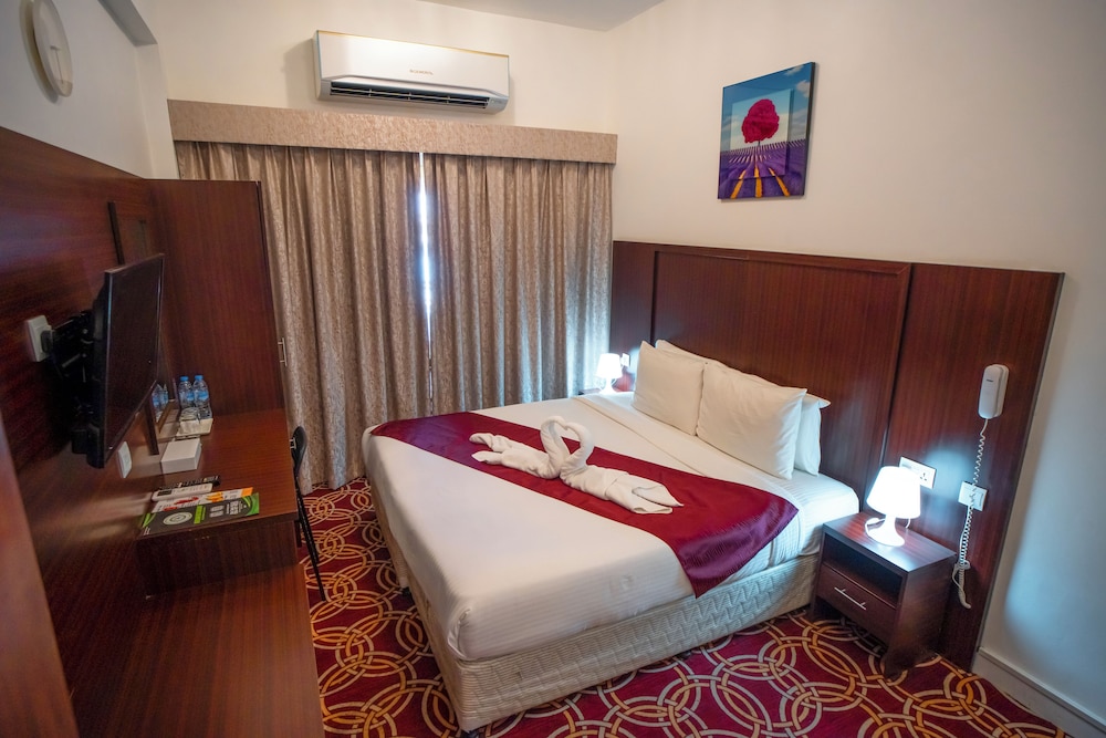 Al Sabkha Hotel 25/53