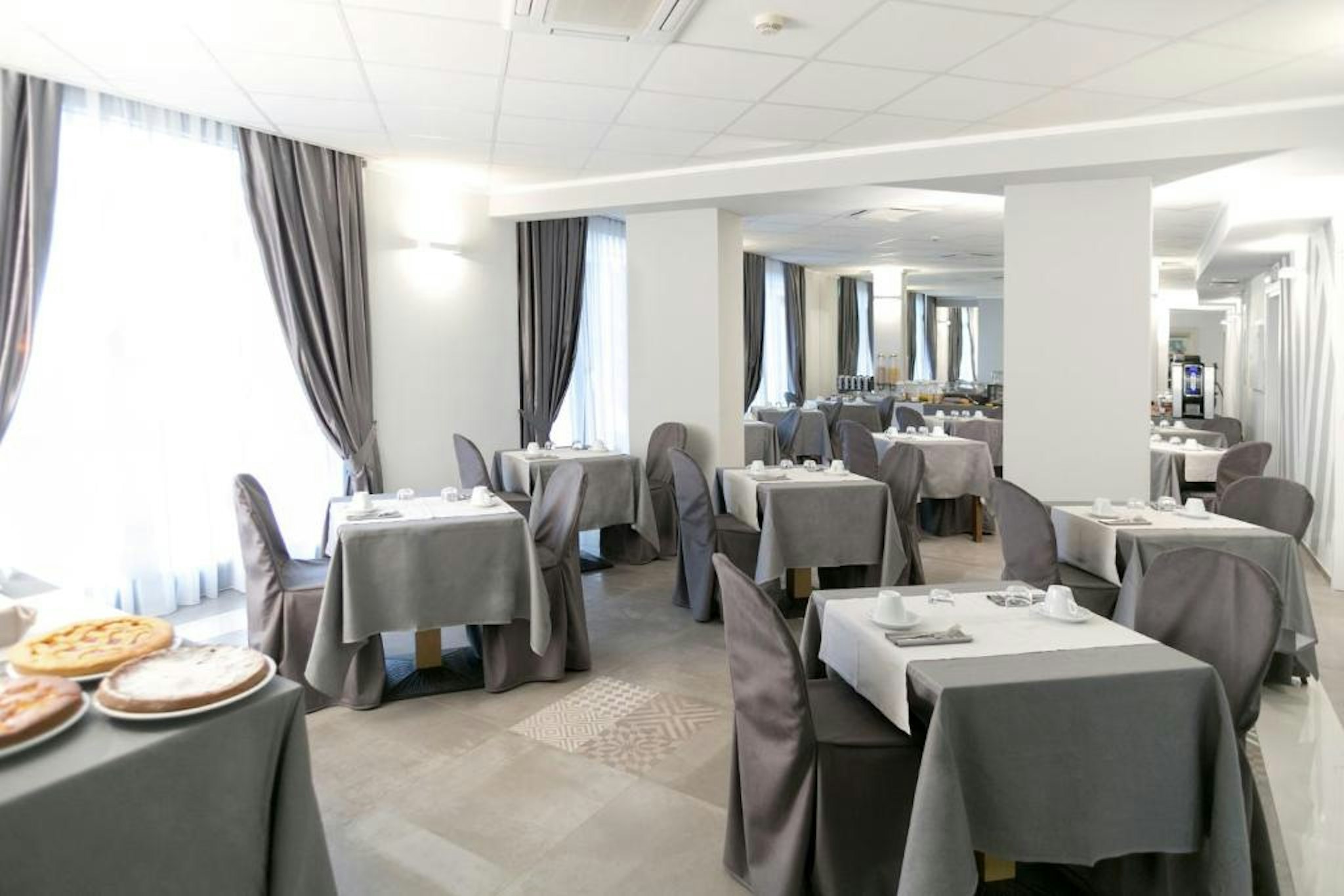Hotel Principe Modena 45/63