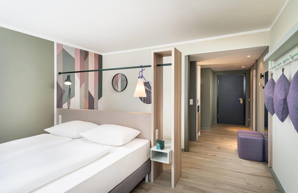 Superior, Queen Bed