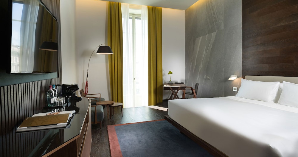 Suite, King Bed, Cathedral View, Duomo View