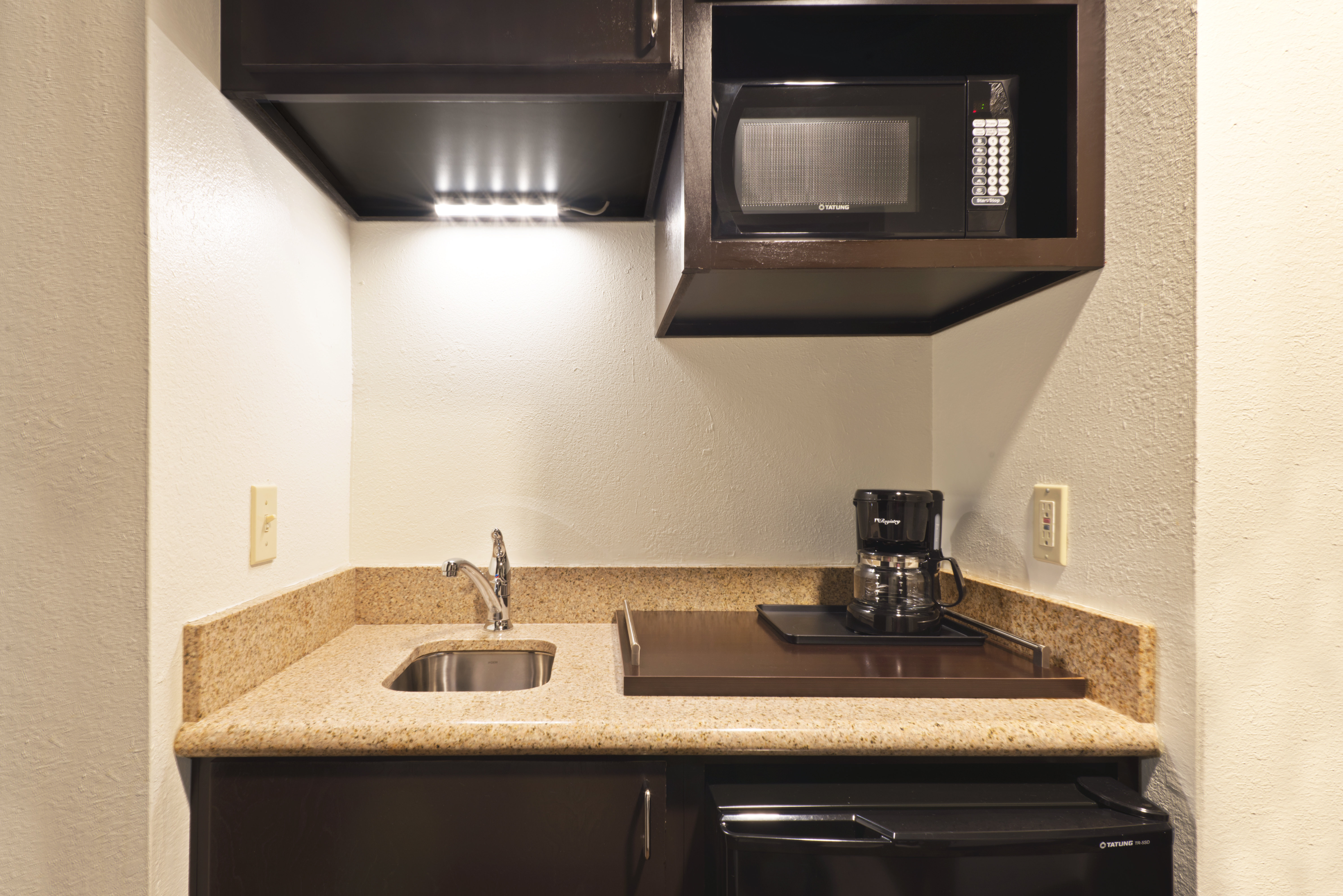 Holiday Inn Express Hotel Suites Colby 60/60