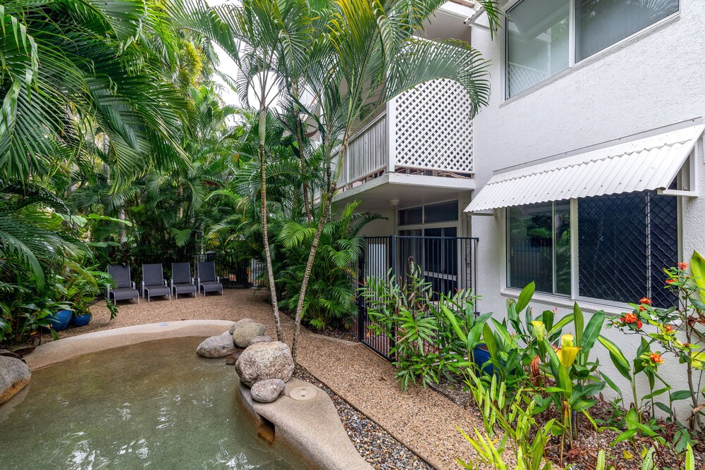 Coral Apartments 23/34