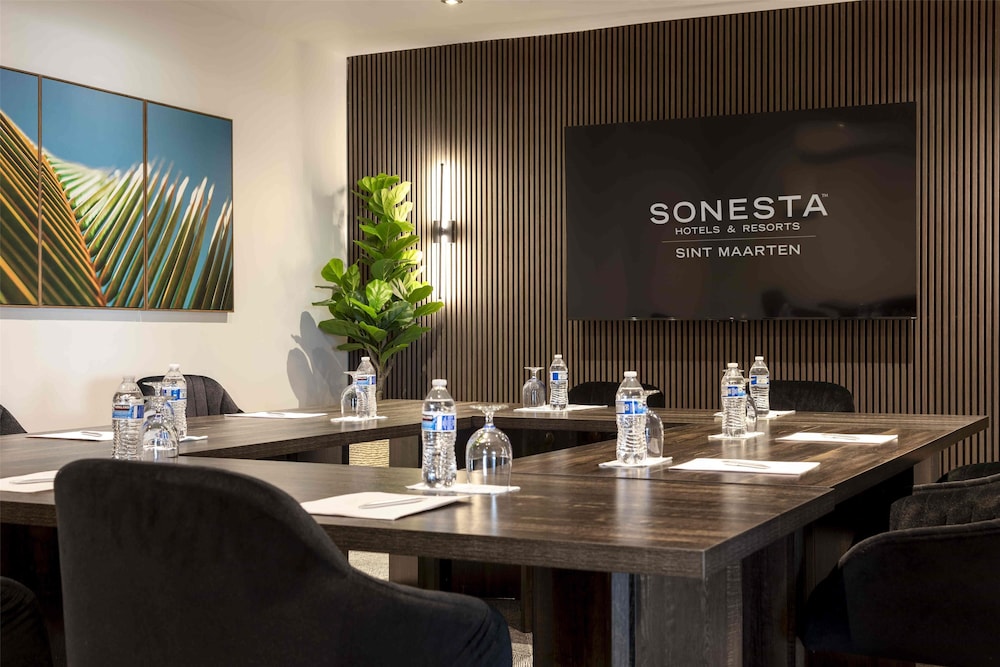 Sonesta Maho Beach Resort And Casino And Spa 55/67