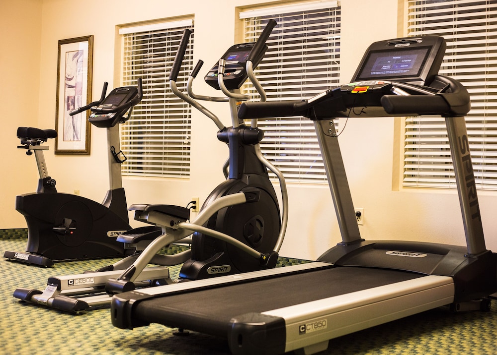 Candlewood Suites Syracuse-Airport 38/75