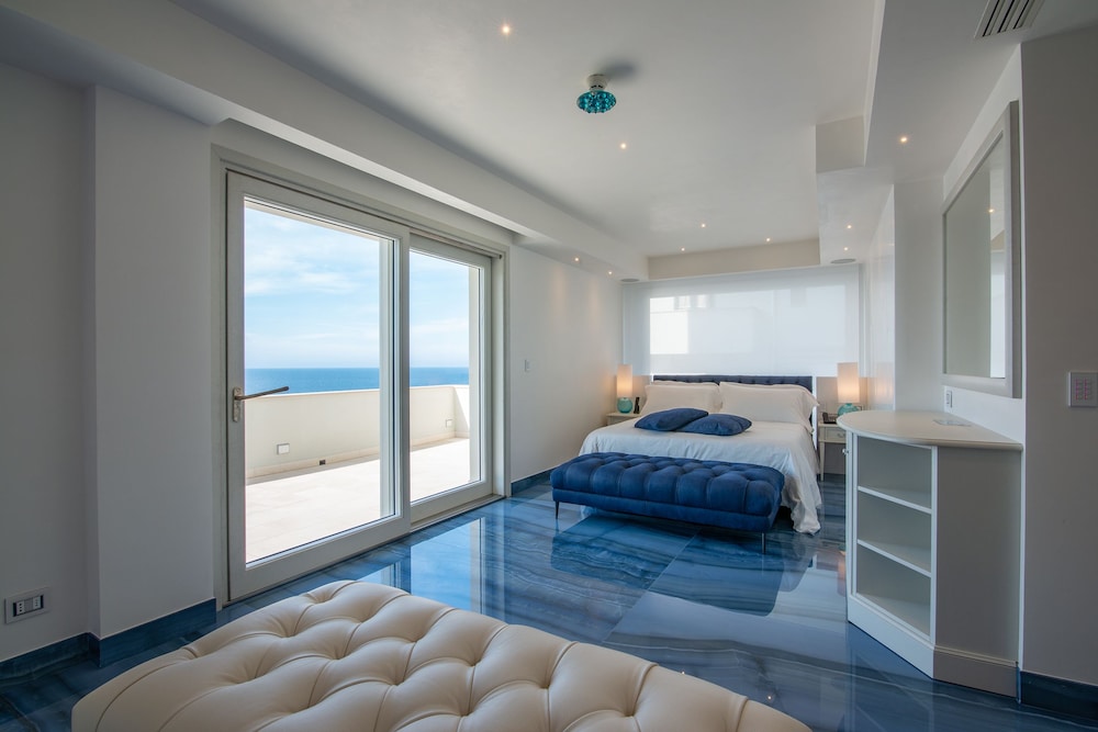 Grotta Palazzese 23/50