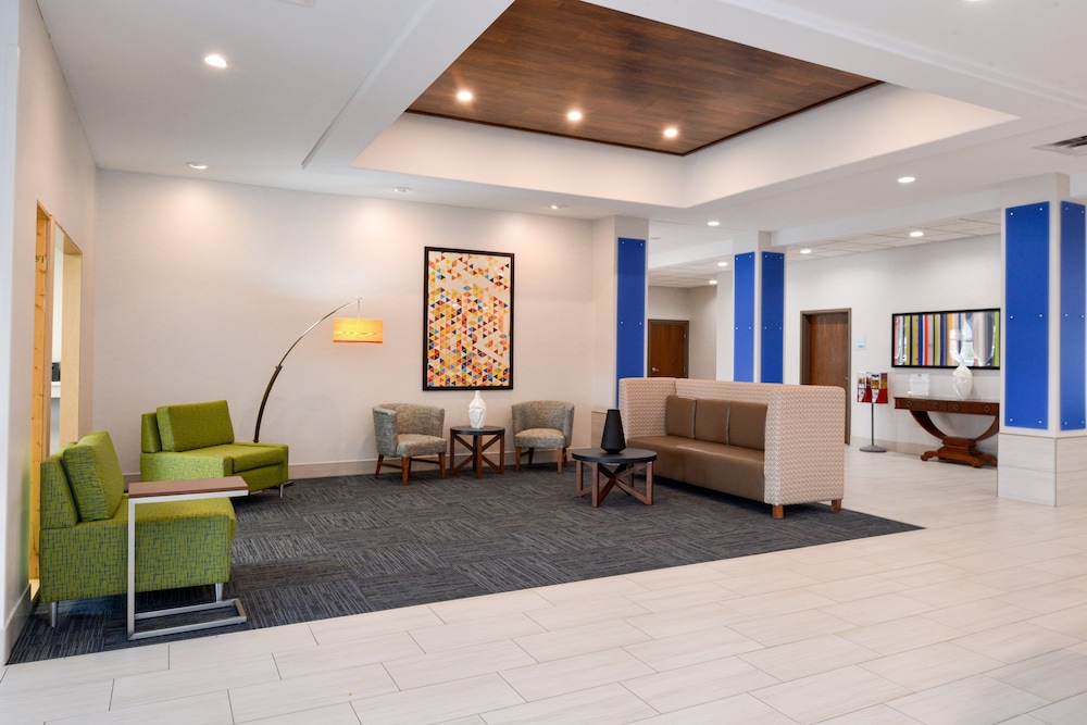 Holiday Inn Express Hotel And Suites Pueblo North 47/57