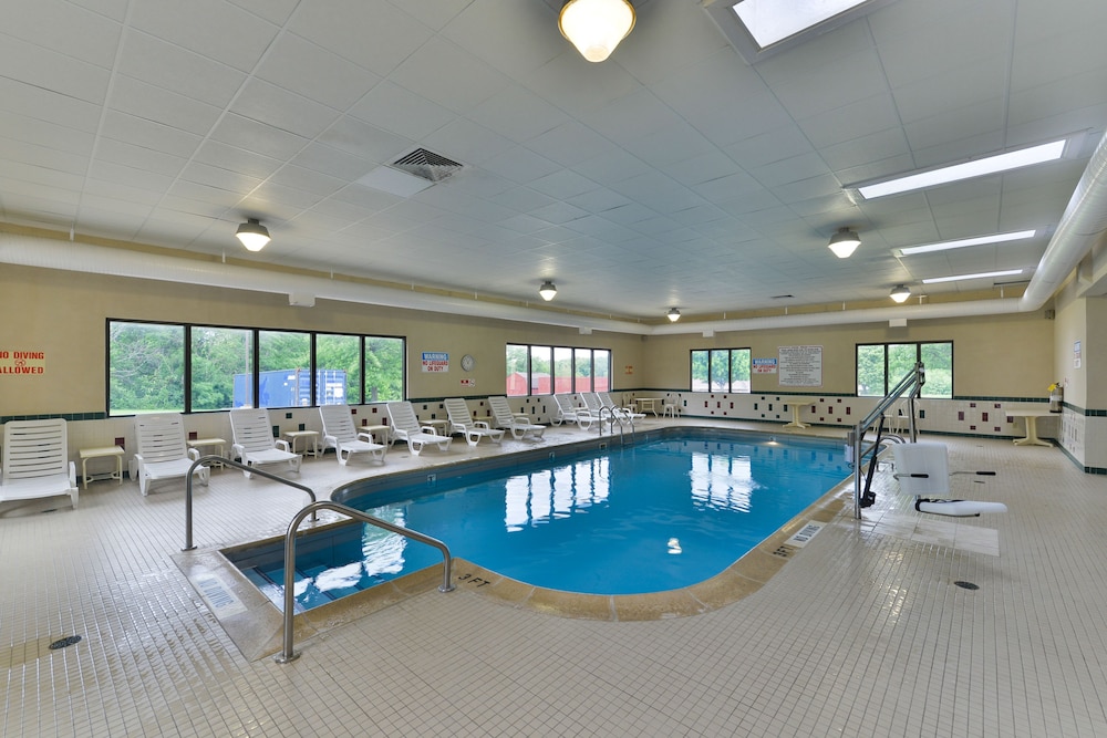 Comfort Suites near Route 66 1/49