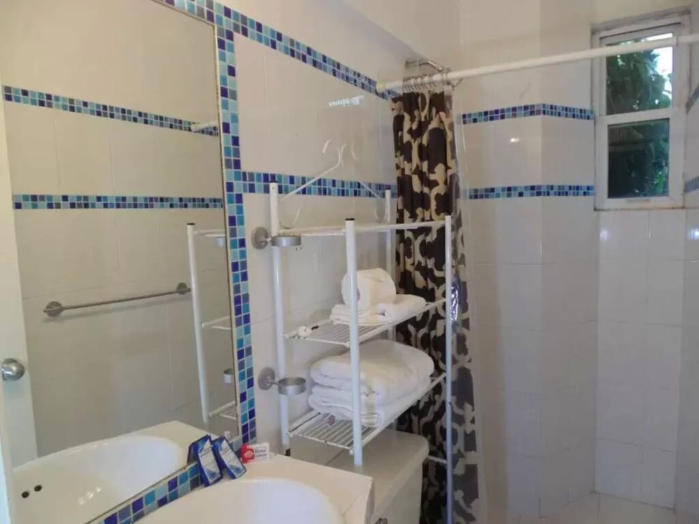Satya Suites Hotel 46/50