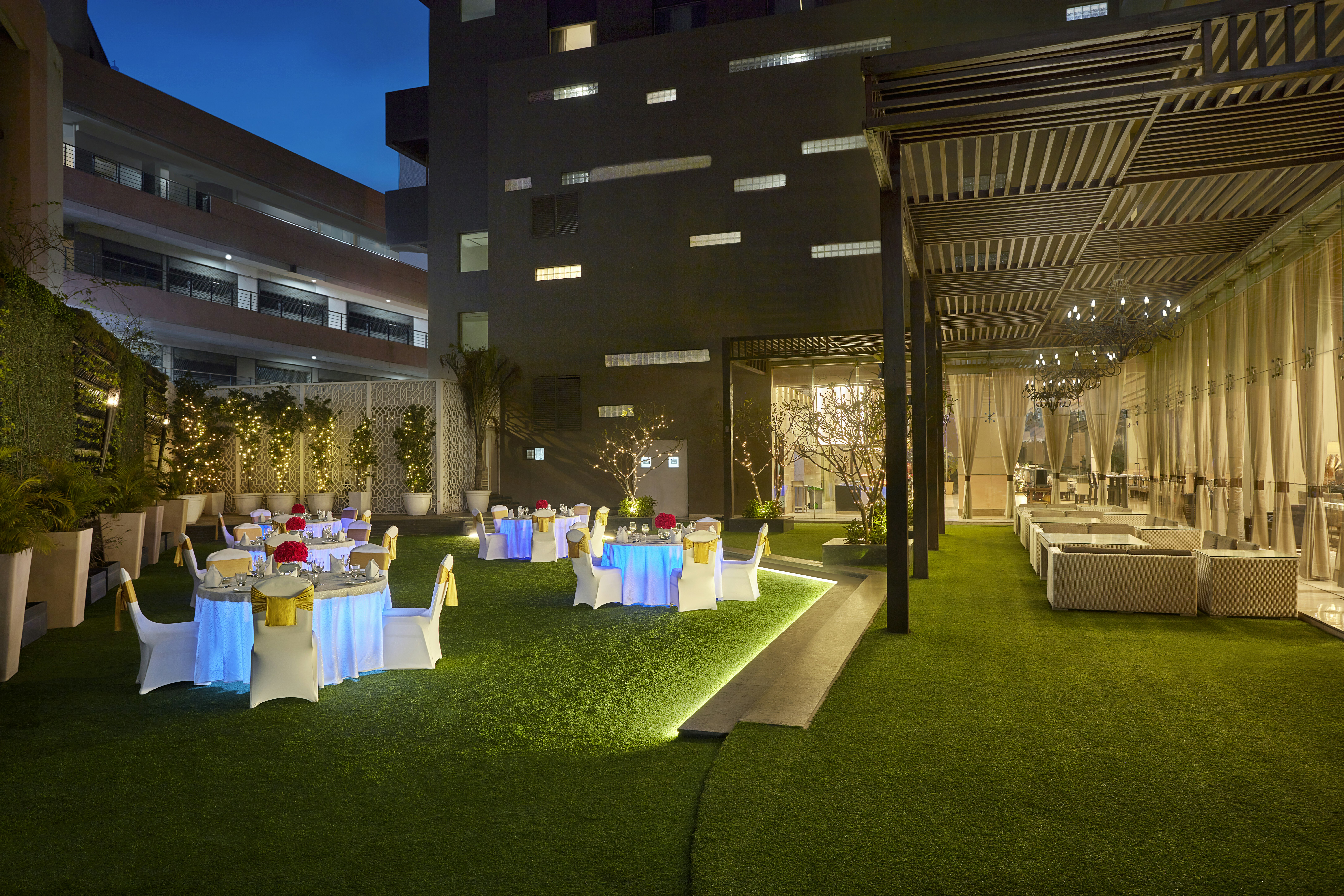 DoubleTree by Hilton Gurugram Baani Square 45/47
