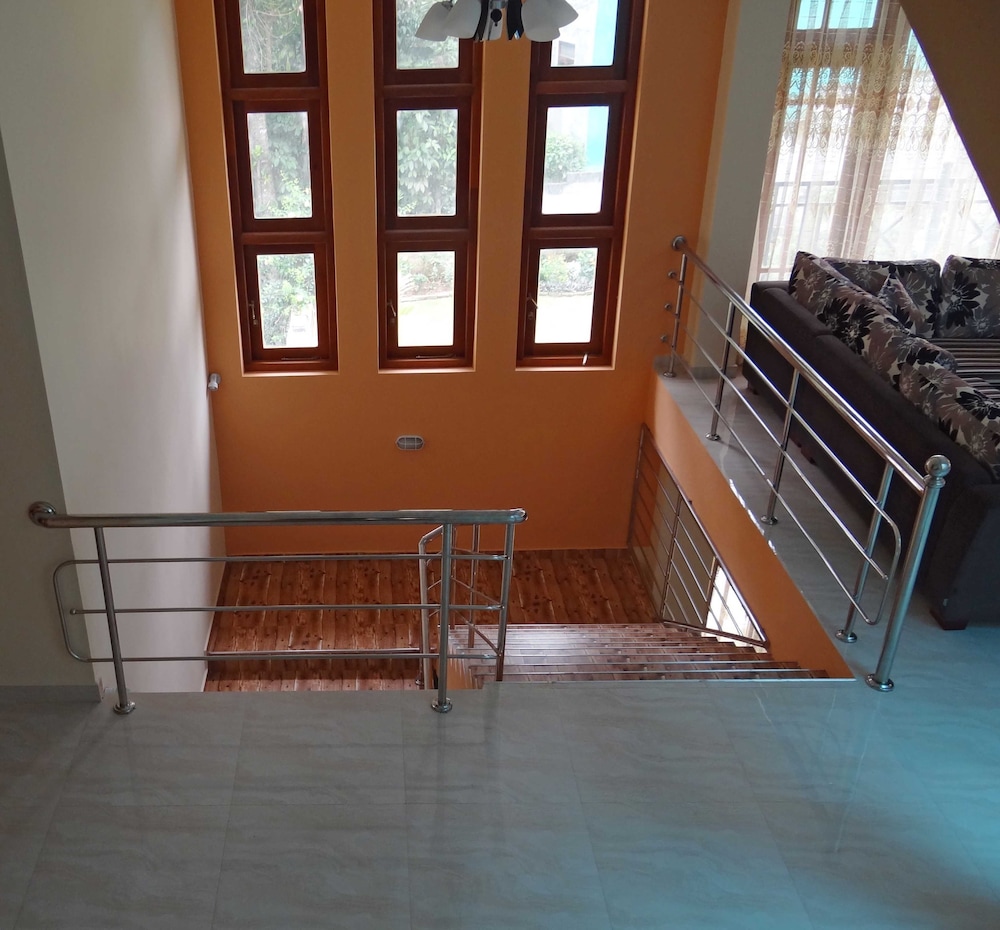 Dilray Villa 10/17