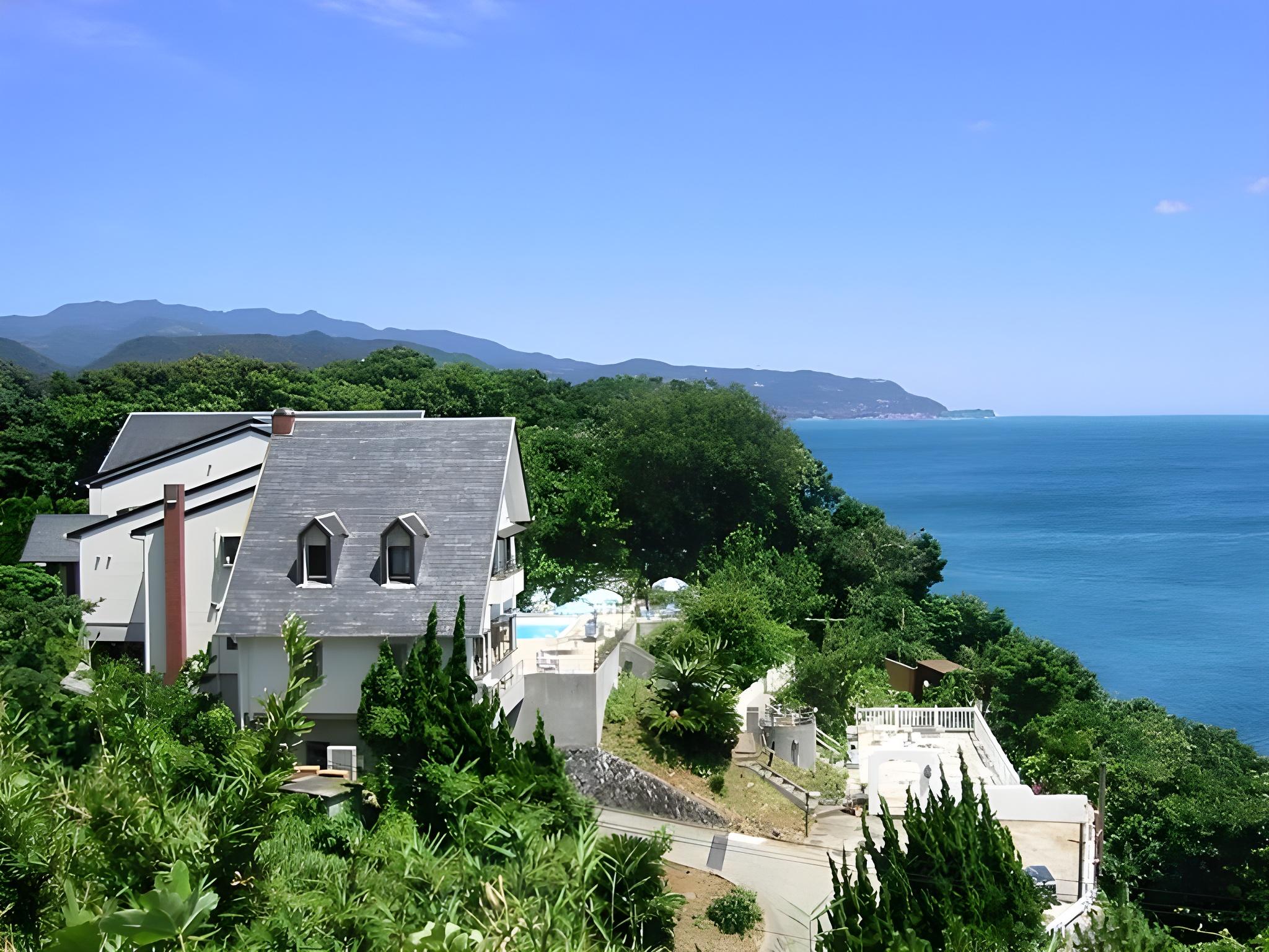 غرفة ثلاثية