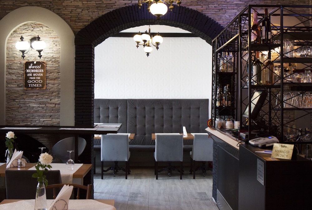 Ambra Boutique Hotel And Bistro 53/68