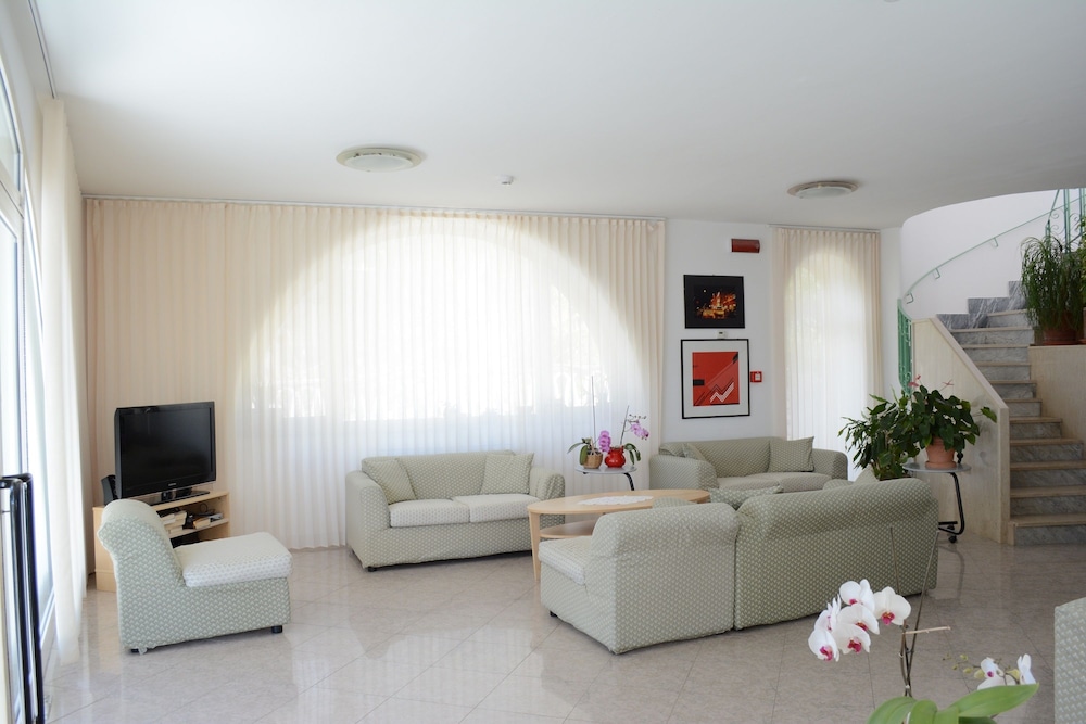 Maronti Hotel 39/55