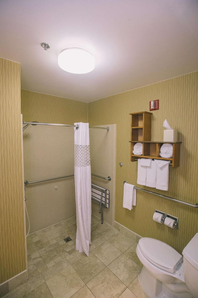 Hampton Inn Tallahassee Central 20/46