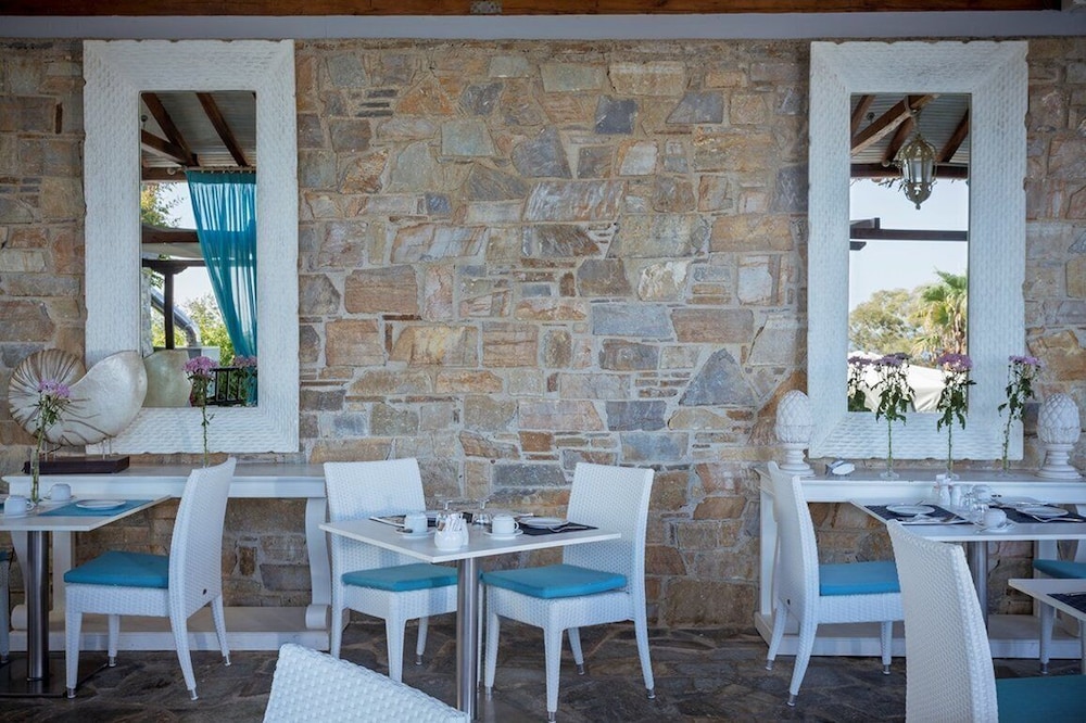Aegean Suites - Adults Only 39/57