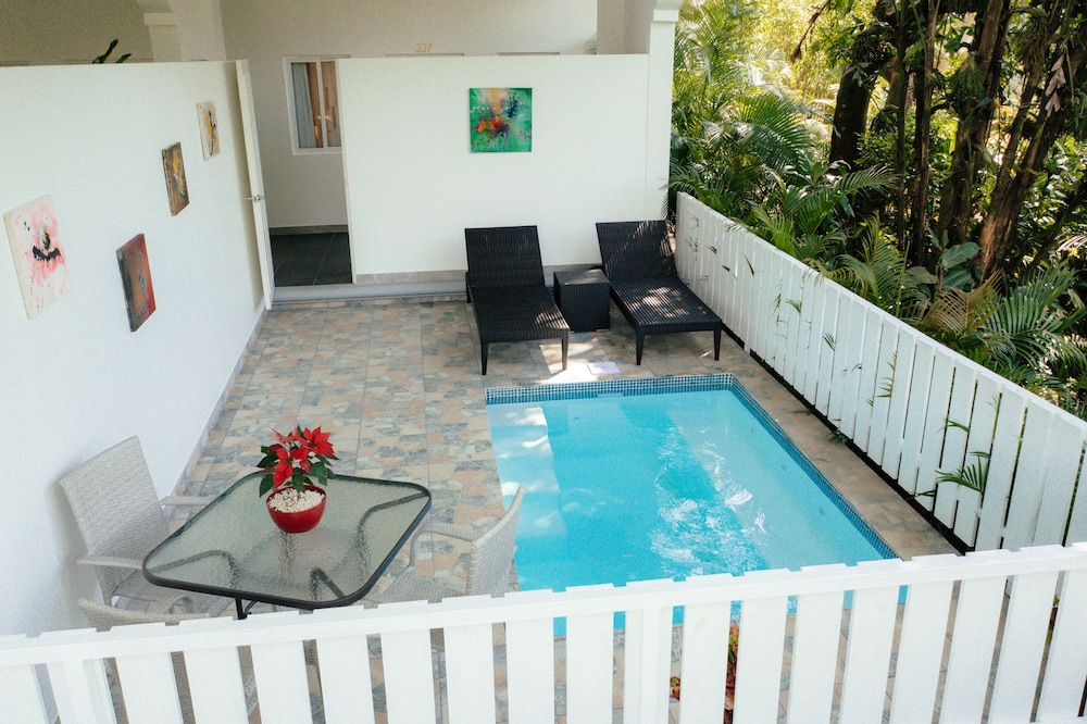 Shana By The Beach Manuel Antonio 41/74
