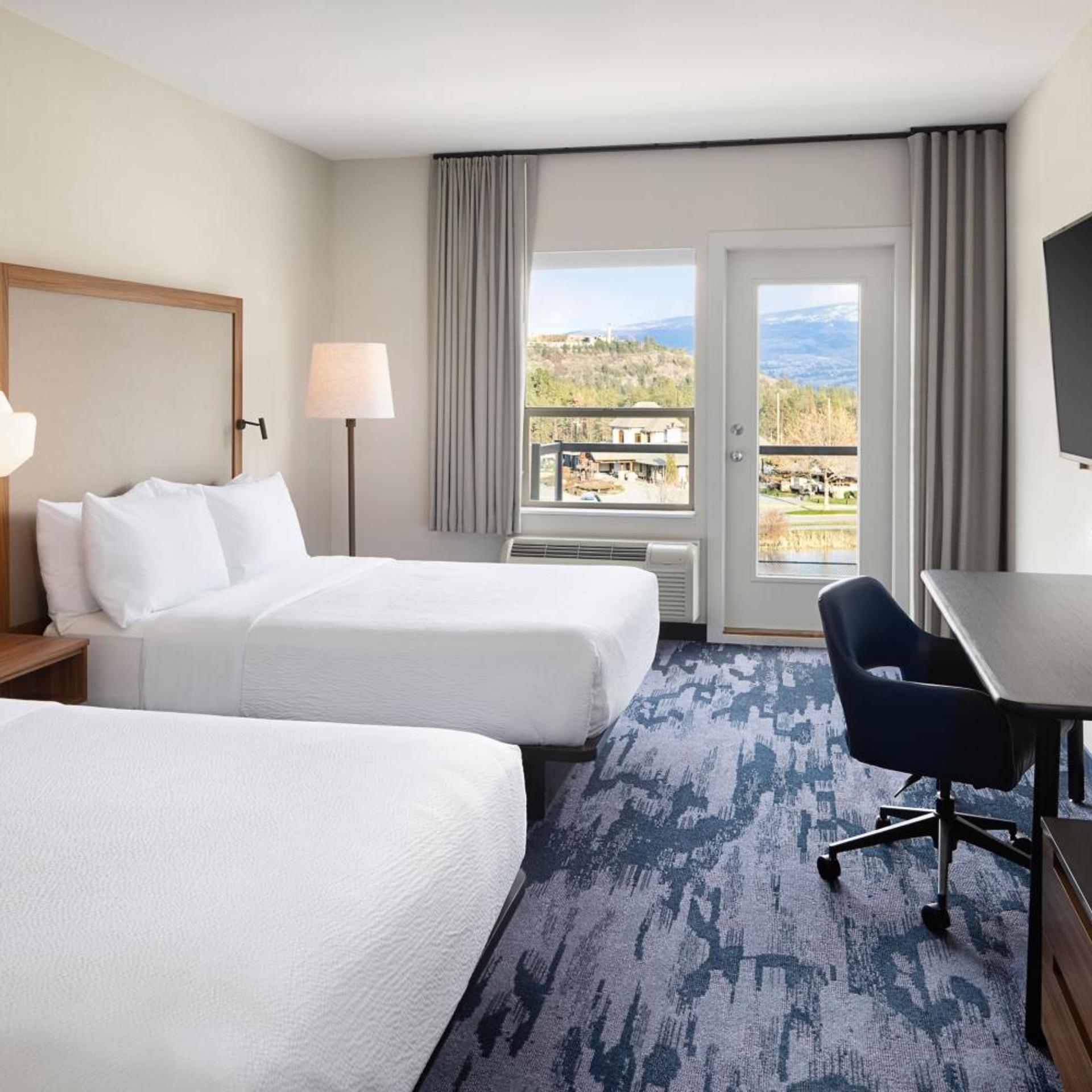 Room, 2 Queen Beds, Mountain View, Balcony