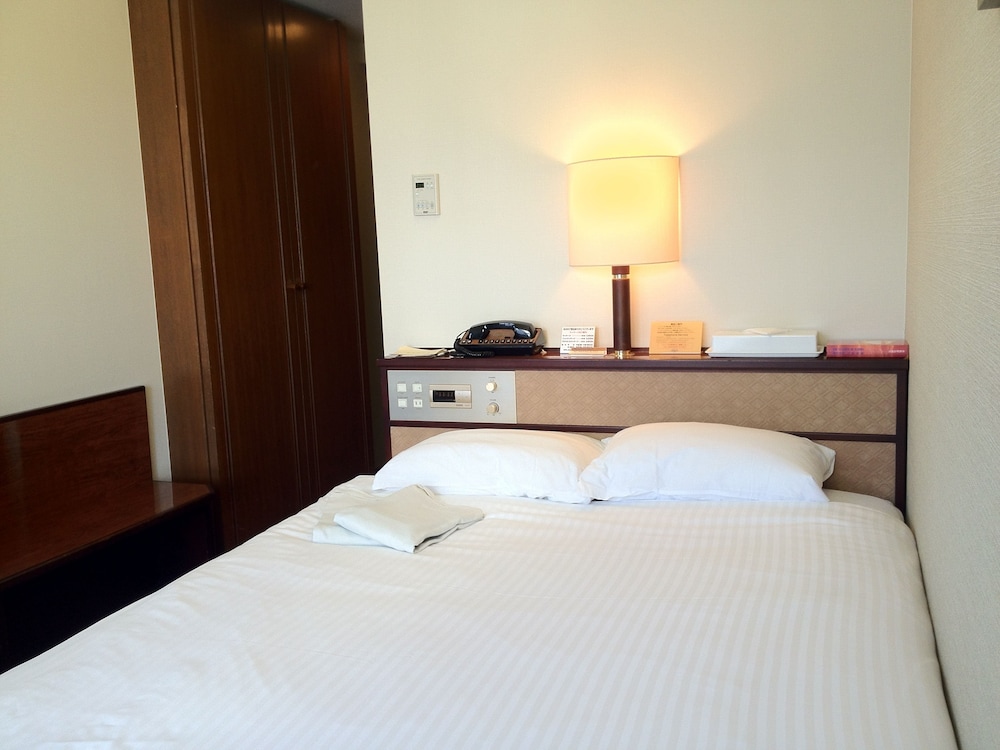 Ryukyu Sun Royal Hotel 8/57