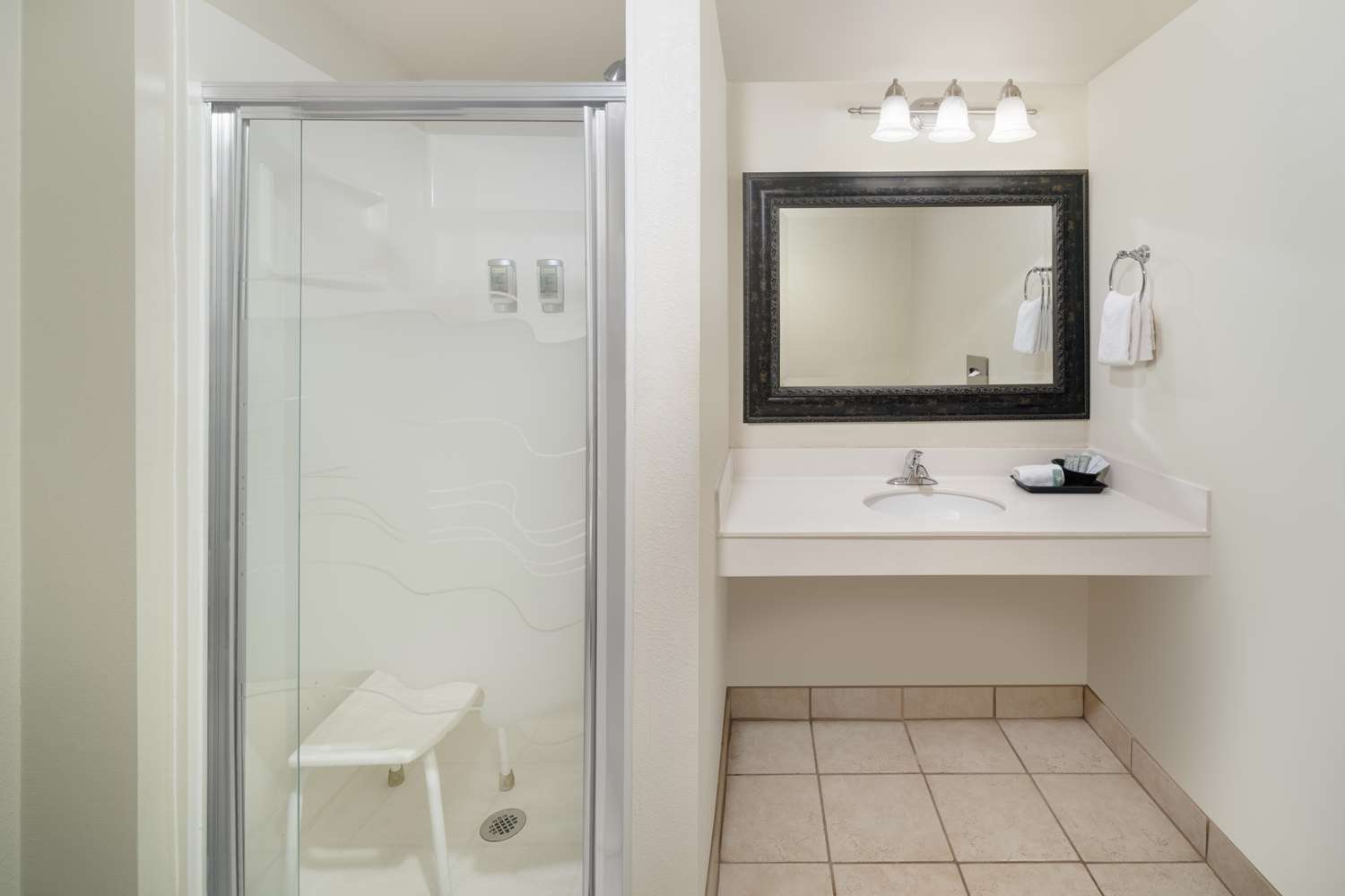 غرفة بسرير كينج لذوي الإعاقة، Best Western Red Hills 4/4