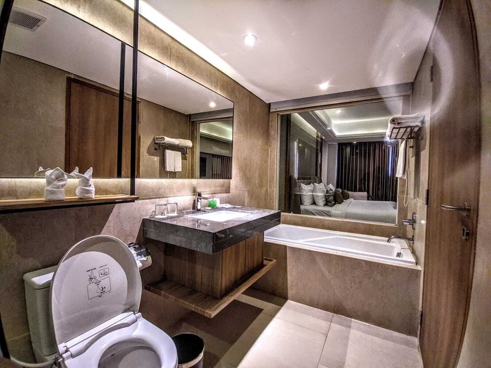 Louis Kienne Resort Senggigi 65/68
