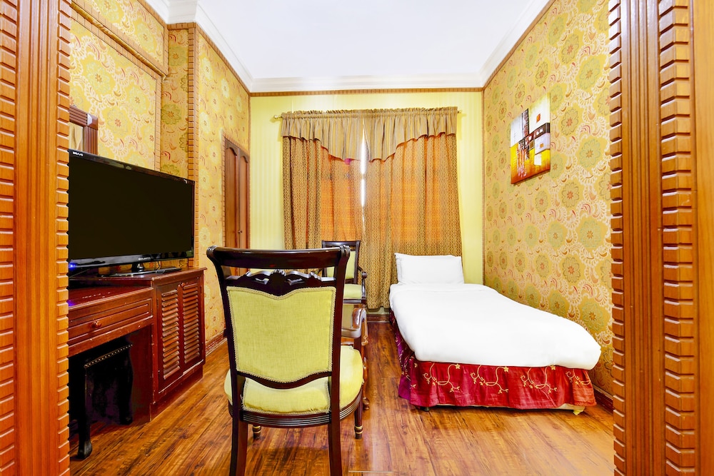 Capital O 125 Moon Plaza Hotel 32/42
