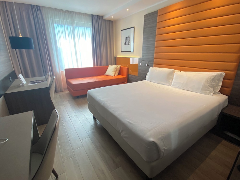 iH Hotels Milano Lorenteggio 17/61