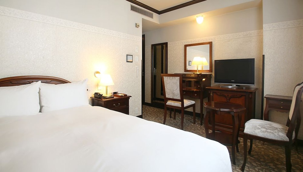 Hotel Piena Kobe 10/68