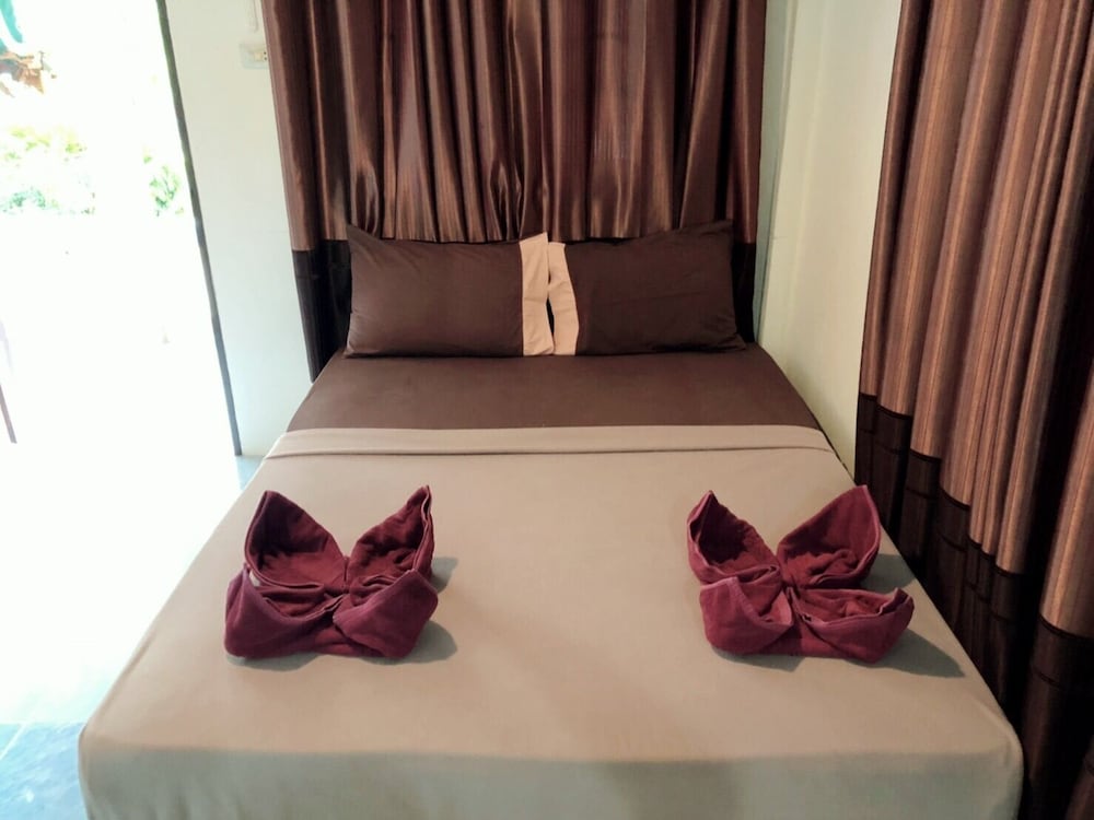 Phangan Lodge 9/50