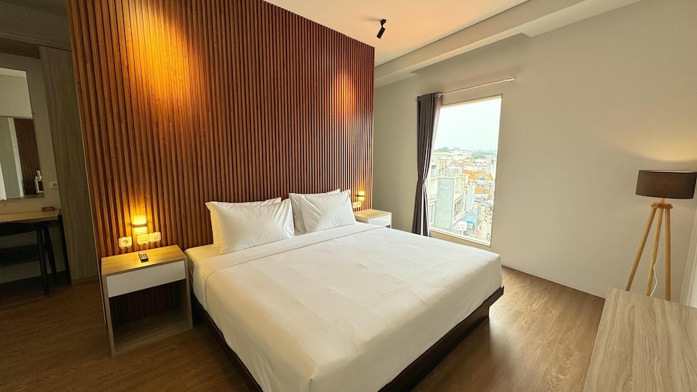 Chara, Suite, King Bed