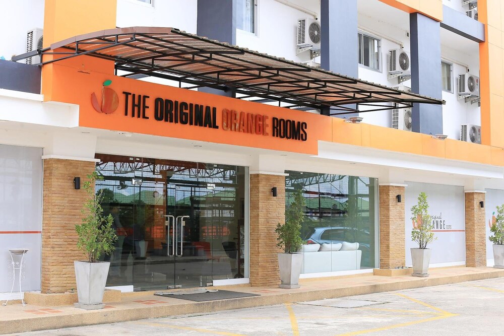 The Original Orange Rooms 2/30
