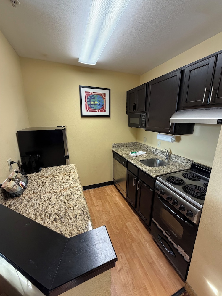 MainStay Suites Bloomington near University 27/42