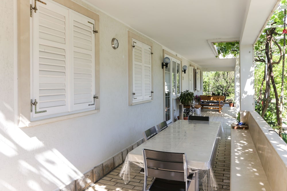 Villa Celenca 7/62