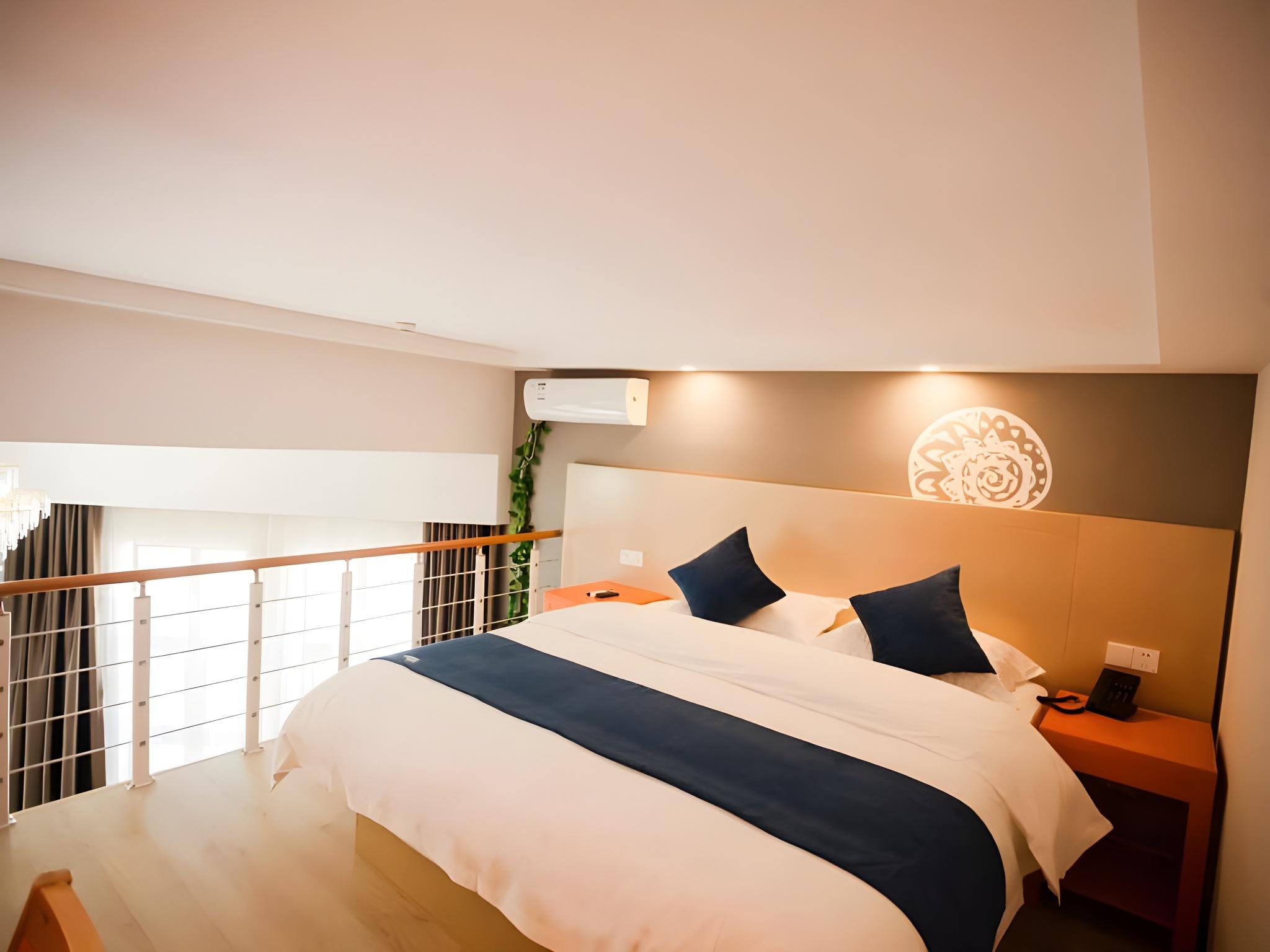 Shell Shanghai Baoshan District Aqua Road Garden City Hotel 8/19
