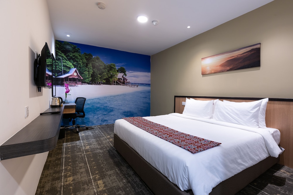 HOTEL 7 SURIA 24/40