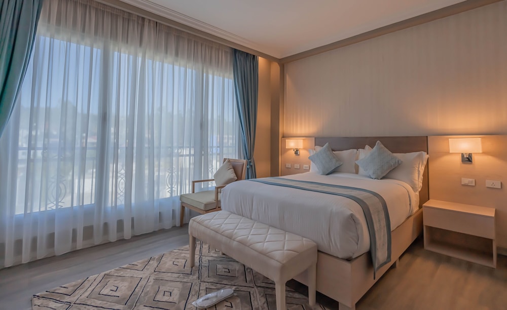Premium, Suite, King Bed