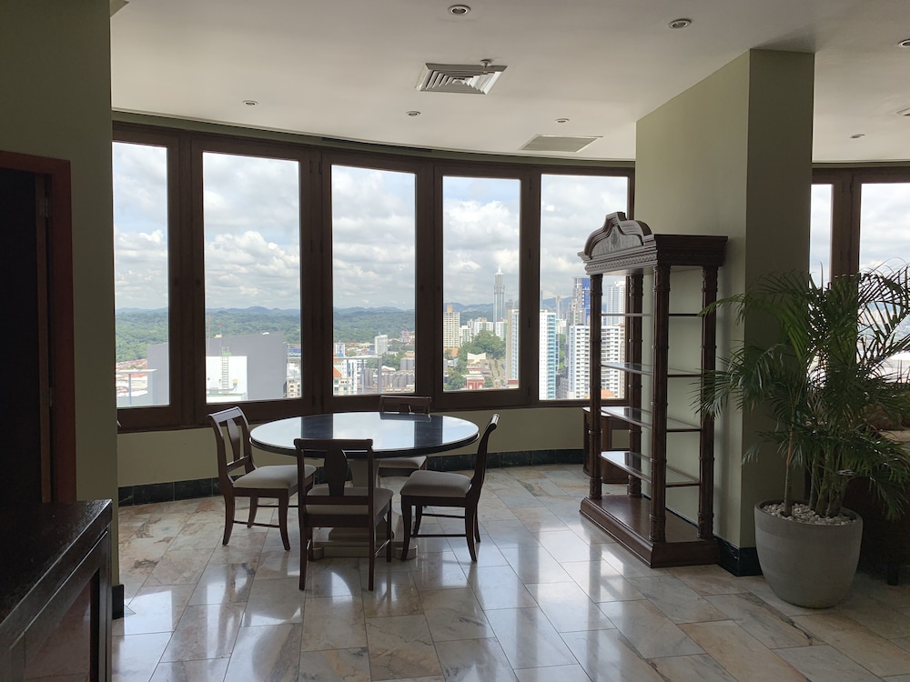 Torre de Alba Hotel Suites 41/68