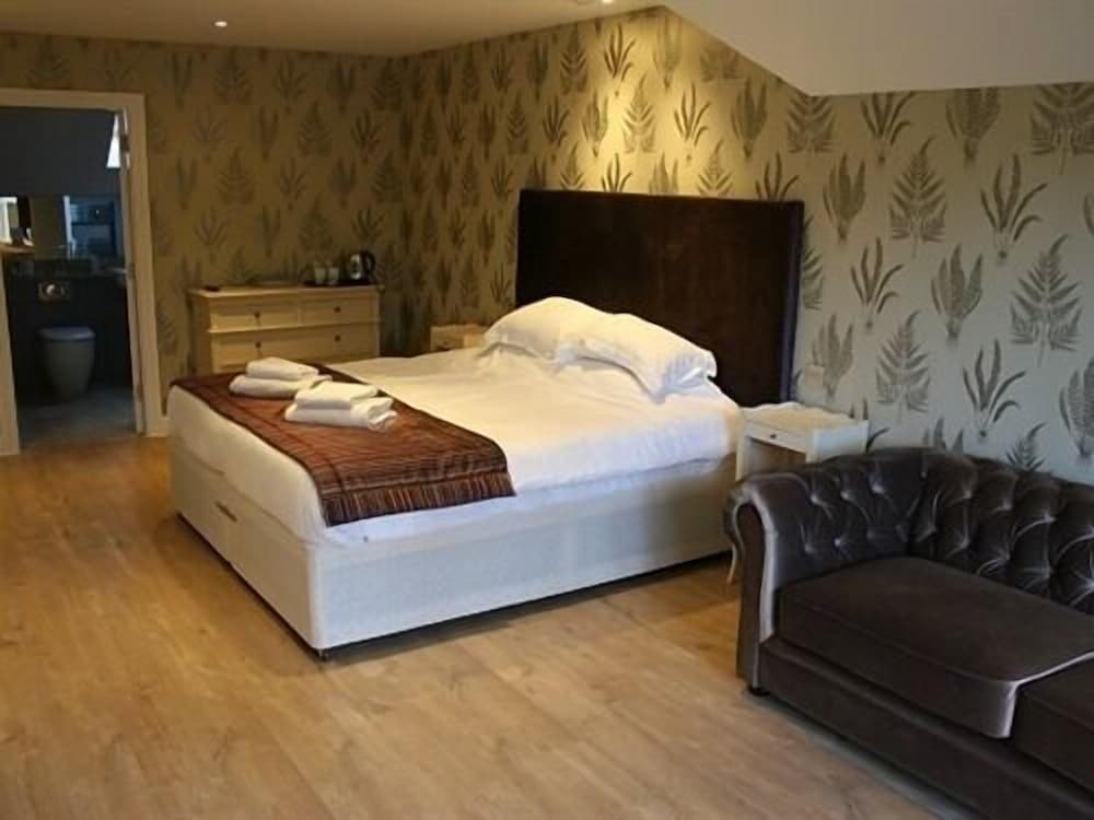 The Sun Inn 30/56