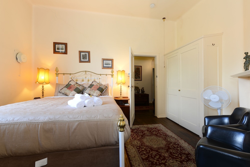 Edinburgh Gallery Bed Breakfast 14/61